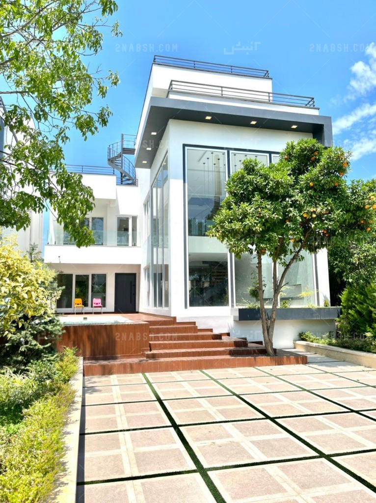 راه پله های متنوع و کاربرد ان در انواع ویلا جور بند چمستان